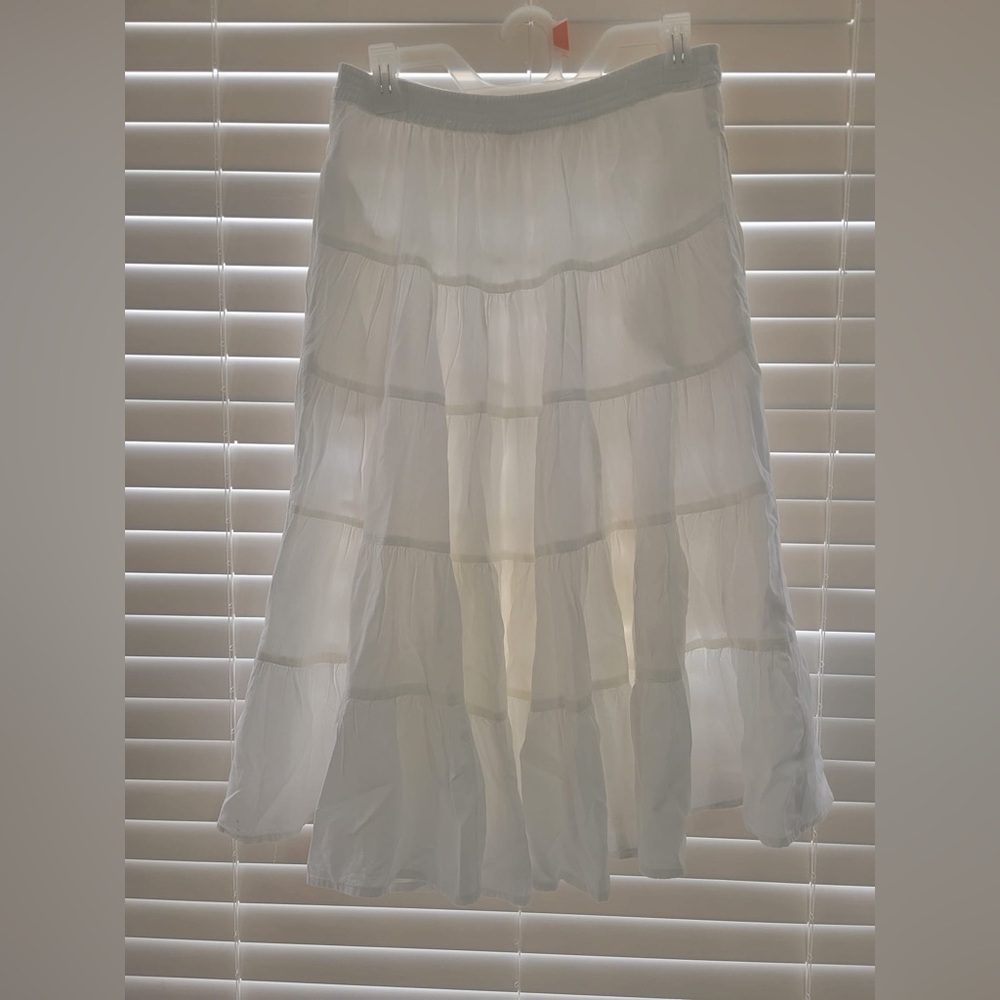 FREE PEOPLE White Maxi Skirt
Size XS